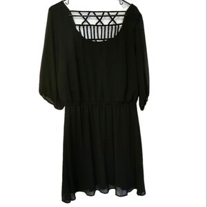 Black dress with back details, 2X
